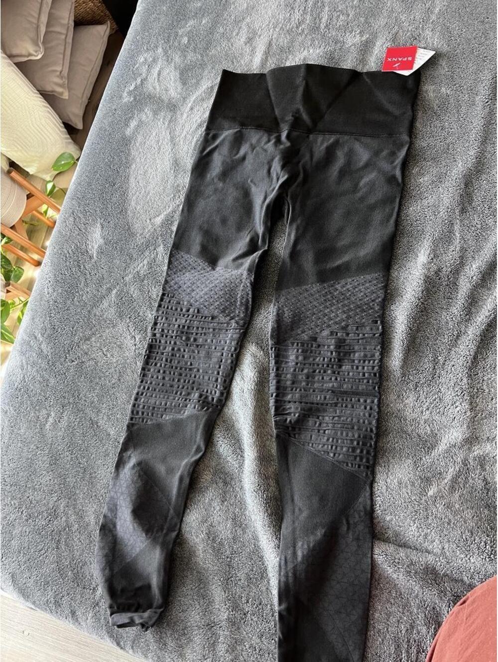 Spanx Women's Black and Grey Legging Size M